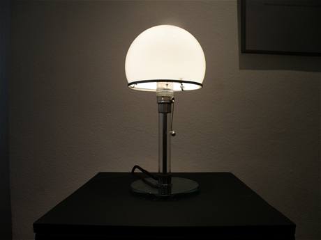 Lampa Bauhaus.