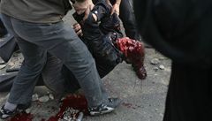 Íránská policie střílí do demonstrantů: zabila synovce Musávího