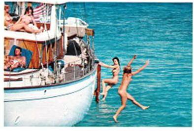 Základ pro podvrh. Z tohoto snímku, poízeného pro asopis Playboy v roce 1967, byl zejm vyroben podvrh fotografie J. F. Kennedyho.