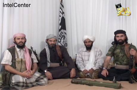 Zábr z videozáznamu oznámení vedení teroristické sít Al Kajda na Arabském poloostrov - spojení sil sloek Jemenu a Saúdské Arábie