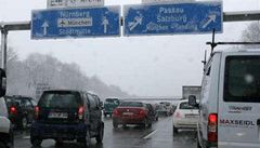 Kolona na německé dálnici