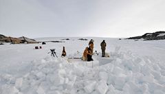 Vzkumnci nali v ledu zbytky prvnho letadla na Antarktid