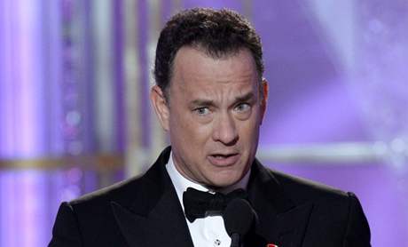 Tom Hanks pi pedávání zlatých glób.