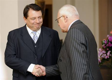 éf SSD Jií Paroubek jednal s prezidentem Václavem Klausem na Hrad o zadluování zem.