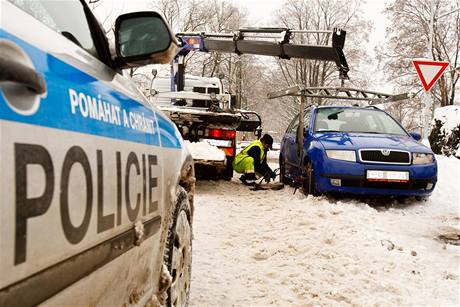 Auto, ve kterém policisté nalezli v praských Bohnicích spoutaného mue.