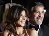 Herec George Clooney s Elisabettou Canalisovou.