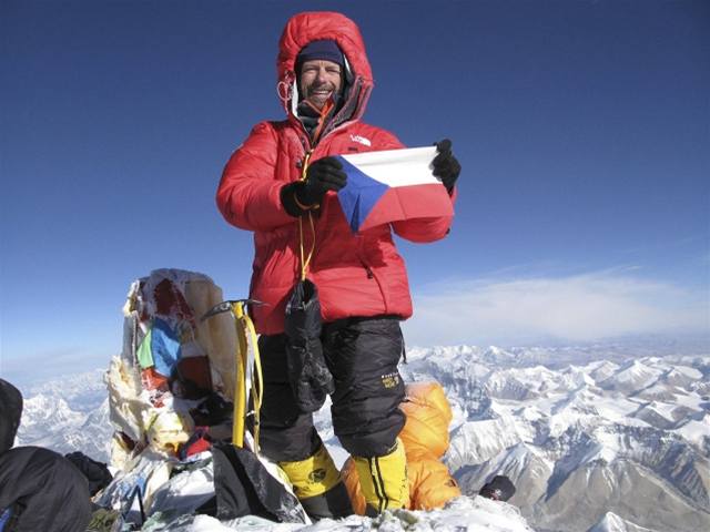 Pra�ský primátor Pavel Bém (ODS) na vrcholu Mount Everestu, nejvy��í hory sv�ta, který z nepálské strany zdolal 18. kv�tna