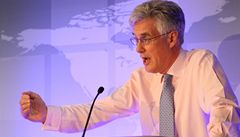 Turner dohlíí na bankée jako éf U. K. Financial Services Authority (FSA), britského finanního regulátora. 