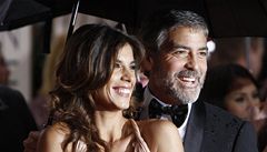 Herec George Clooney s Elisabettou Canalisovou.