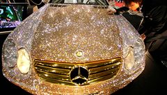 Nestačí vám běžný Mercedes? Pořiďte si Luxury Crystal Benz
