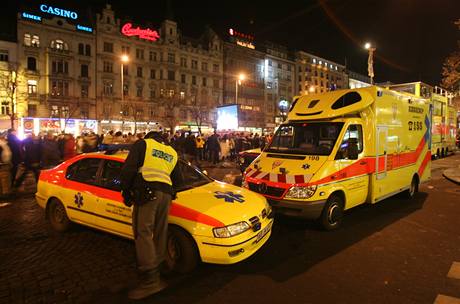 Záchranná sluba a policie (ilustraní foto).