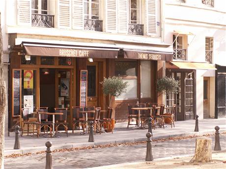 Pařížská kavárna - ilustrační foto.