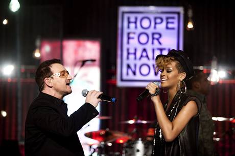Akce Hope For Haiti Now: Bono z U2 a Rihana.