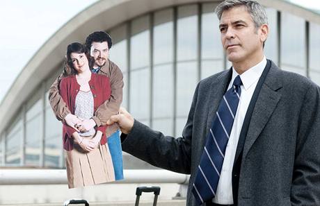 George Clooney v roli Ryana Binghama