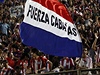 Paraguajci se modlí za svého fotbalistu.