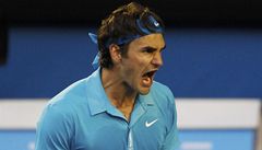 Hecující se Roger Federer.