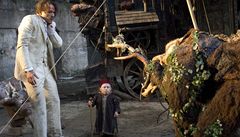 Dezorientovaný svták. Písluník smetánky Tony (Heath Ledger) se ocitl ve svt umní a fantazie, k jeho povinným rekvizitám patí i lilipután Percy (Verne Troyer). 