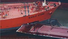 Havárie amerického tankeru Eagle Otome poblíž Houstonu | na serveru Lidovky.cz | aktuální zprávy