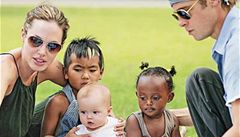 Děti Angeliny Jolie jedí místo chipsů cvrčky