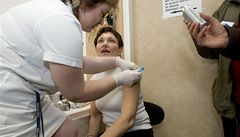 20.1.2010 - ministryně zdravotnictví se nechává demonstrativně očkovat proti prasečí chřipce | na serveru Lidovky.cz | aktuální zprávy