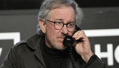 Akce Hope For Haiti Now: Steven Spielberg.