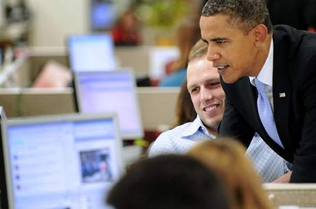 Americký prezident Barack Obama pidává svj první píspvek na Twitter