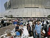 Superdome bhem hurikánu Katrina.