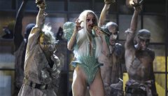 Lady Gaga na p�edávání cen Grammy