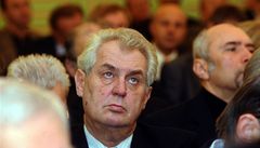 Zeman se v televizi s Paroubkem neutk, nem dost procent