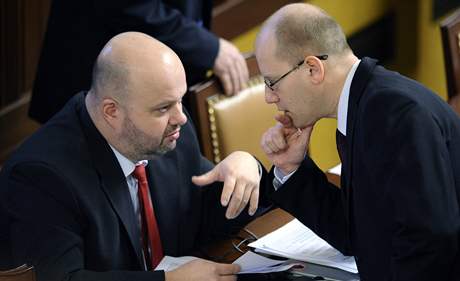 Ministr vnitra Martin Pecina (vlevo) a místopedseda SSD Bohuslav Sobotka.