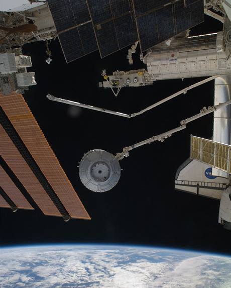 Amerit astronauti zaali zprovozovat nov modul ISS
