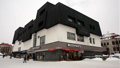 Likvidace historických center. Jihlavský Prior uprost�ed nám�stí.
