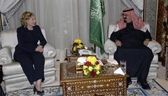 Hillary Clintonová a saúdský král Abdalláh 