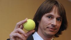 Europoslanec Kounk slibuje tenisu ptinsobek financ