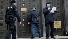 4. praská defenstrace