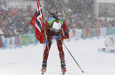 Ole Einar Björndalen jede pro zlatou. 