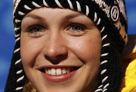 Nmecká biatlonistka Magdalena Neunerová se zlatou medailí. 