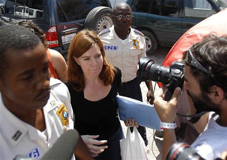 Amerianka Laura Silsby byla zadrena za údajný pokus o únos 33 dtí z Haiti.