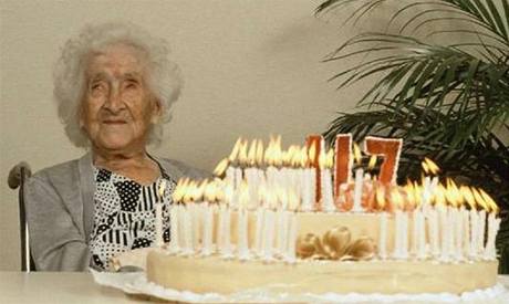  Jeanne Calmentová pi oslav svých 117. narozenin, pt let ped svou smrtí