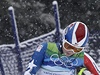 Zklamaná Lindsey Vonnová na trati olympijského slalomu.