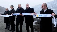 Spolenost Ray-on spustila 7. prosince u Chabaovic na Ústecku fotovoltaickou elektrárnu o výkonu pes 4,2 MW. Výstavba na zemdlsky nevyuívané ploe zhruba 8,5 hektaru trvala tyi msíce. Jde o investici za zhruba 360 milion korun