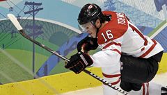 Toews se raduje ze své branky. 