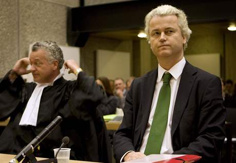 Geert Wilders elí ped soudem obvinní z podncování rasové nenávisti. 