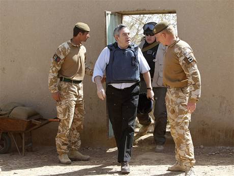 Britský premiér Dan Brown navtívil Afghánistán