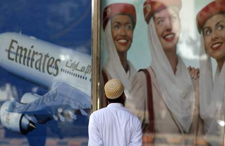 Reklama spolenosti Emirates Airlines zaujala mue na dubajském letiti. (ilustraní foto)