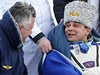 Ruský kosmonaut Maxim Surajev krátce po pistání. 