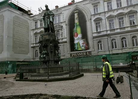 Reklamy alkoholických nápoj patí k eticky nejoehavjím. Plzeský Prazdroj kvli tomu vyvinul i vlastní smrnici pro komerní komunikaci, která poítá i se schvalováním kadé reklamy komisí právník i manaer, ilustraní foto