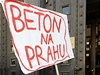 Beton na Prahu. Ped praským magistrátem se konal protestní happening kvli územnímu plánu metropole.