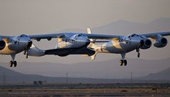 SpaceShipTwo uprosted