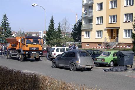 Nkolika ranami zastelil idi technických slueb mue.